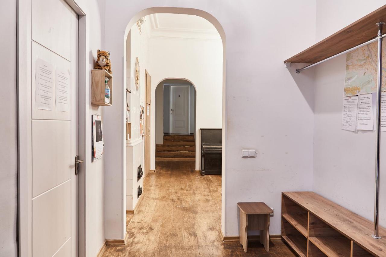 Moosica Hostel Тбилиси Экстерьер фото
